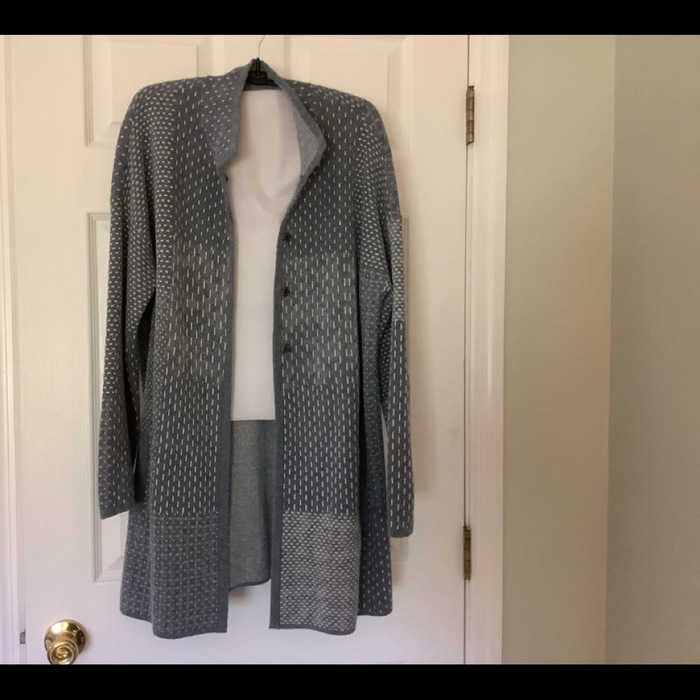 Sweater topper